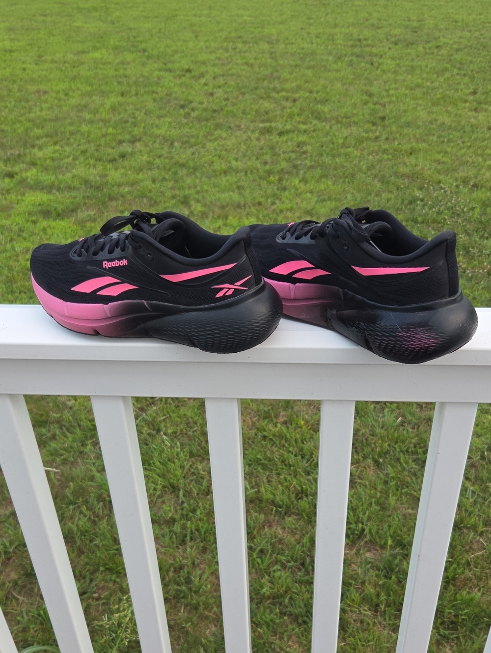 Reebok Women's Black and Hot Pink Athletic Running Shoes Size 8 1/2 M